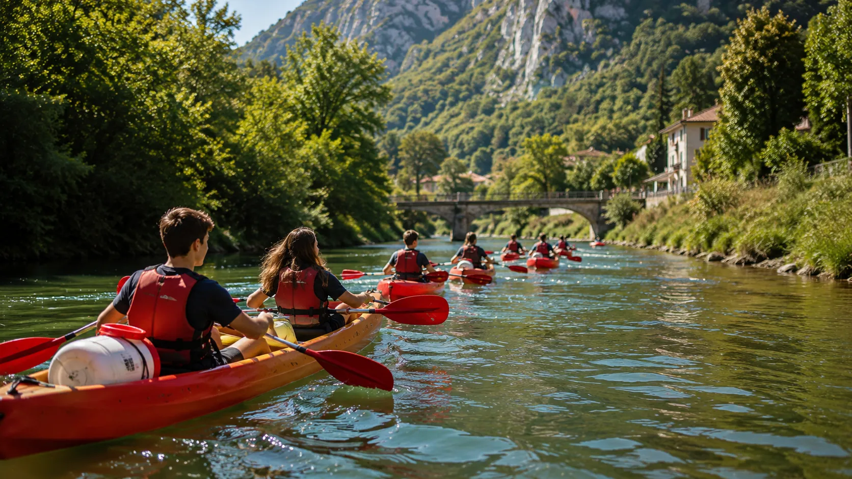 Viaje de fin de curso en Asturias para grupos escolares: descenso del Sella en canoa.